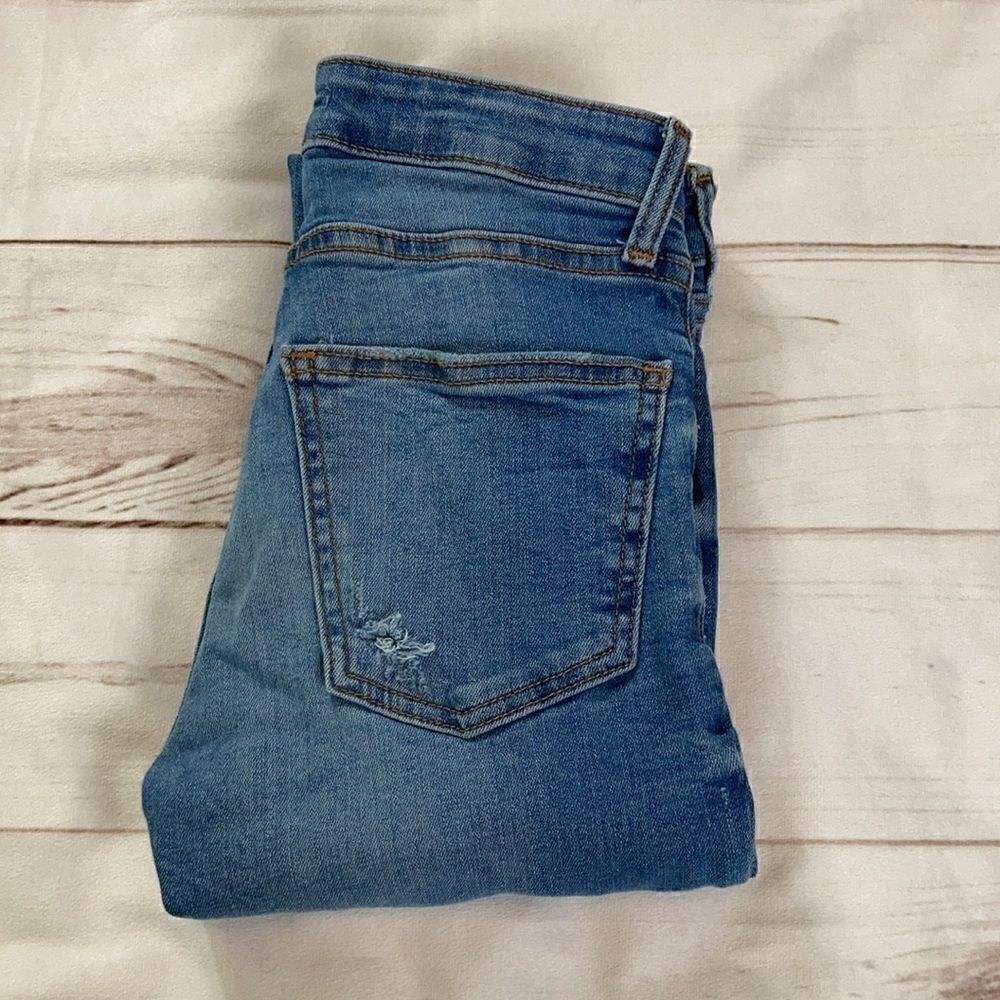 Zara Woman’s Embroidered Flower Jeans